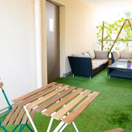 Chez Leon - Metro, Bus, Garage Double, 6 Personnes